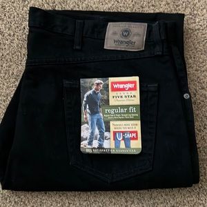 Men’s Wrangler Premium Denim Black W42 x L30.